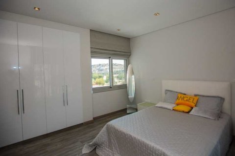 4 bedrooms House in Agios Tychonas, Cyprus No. 78026 8