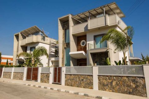 4 bedrooms House in Agios Tychonas, Cyprus No. 78026 2