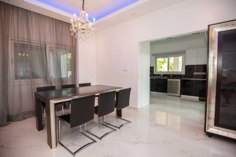 4 bedrooms House in Agios Tychonas, Cyprus No. 78026 4
