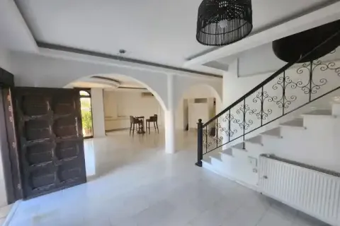 4 bedrooms House in Limassol, Cyprus No. 29464 1