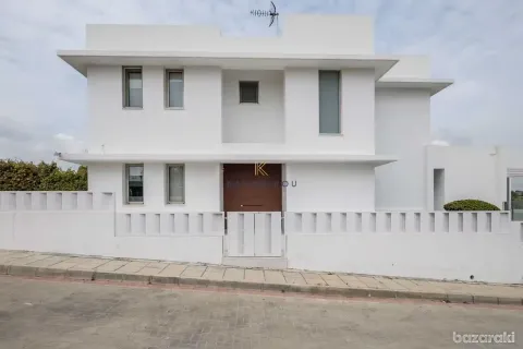 3 bedrooms House in Aradippou, Cyprus No. 29327 1