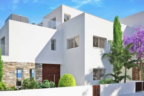 4 bedrooms House in Paphos, Cyprus No. 37389 1