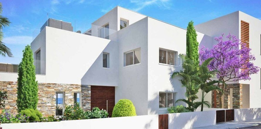 4 bedrooms House in Paphos, Cyprus No. 37389