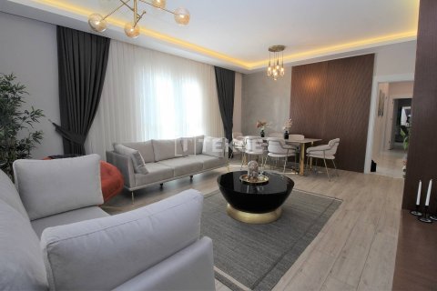 5+1 Apartment in Pendik, Turkey No. 21187 23