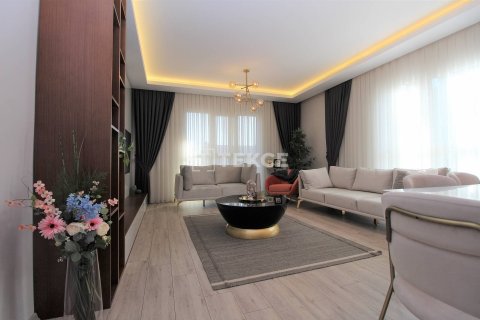 5+1 Apartment in Pendik, Turkey No. 21187 22