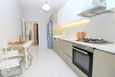 5+1 Apartment in Pendik, Turkey No. 21187 24