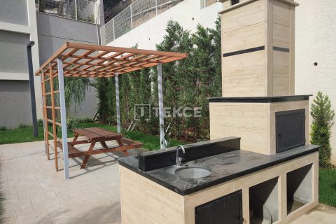 5+1 Apartment en Pendik, Turkey No. 21187 14