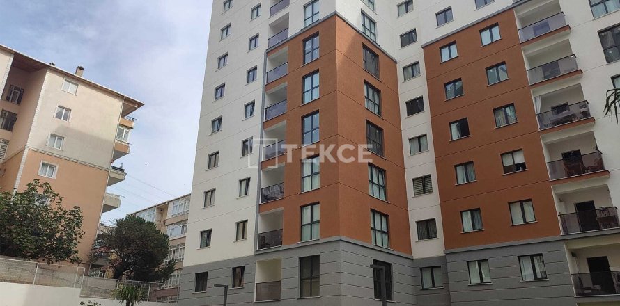 5+1 Appartement à Pendik, Turkey No. 21187