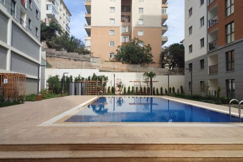 5+1 Apartment in Pendik, Turkey No. 21187 12