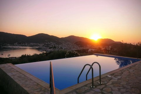 450m² Villa en Mycenae, Greece No. 54413 8