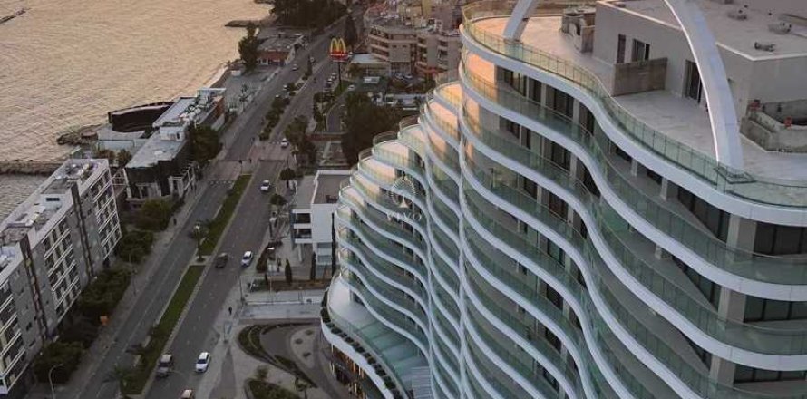 3 bedrooms Penthouse in Germasogeia, Cyprus No. 77374