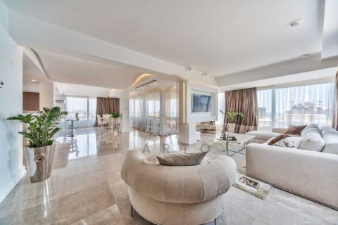 2 bedrooms Apartment in Limassol, Cyprus No. 77378 1