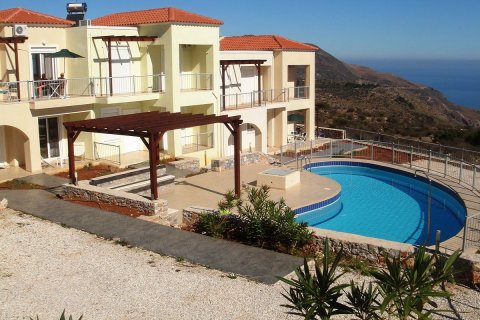 2 bedrooms Apartment in Chania, Greece No. 24182 1