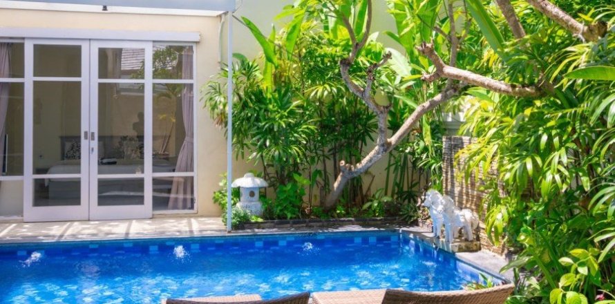 3 bedrooms Villa in Kuta, Indonesia No. 22872