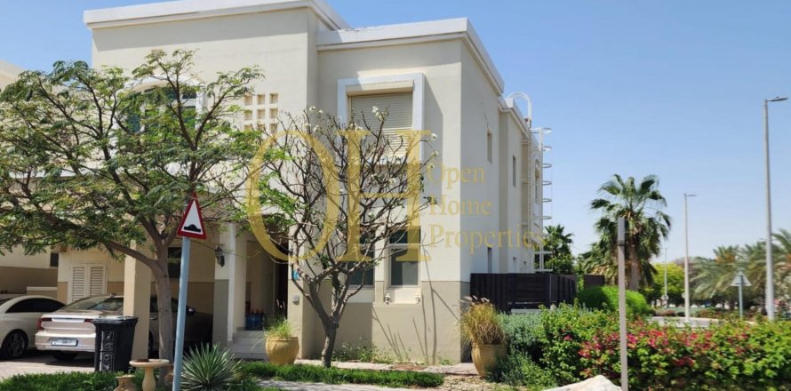 3 bedrooms Villa in Al Ghadeer, UAE No. 10277