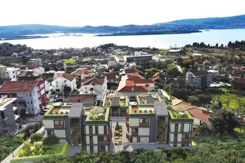 2 dormitorios Apartment en Tivat, Montenegro No. 66730 11