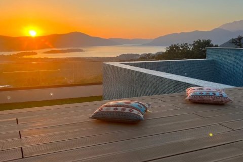 4 bedrooms House in Tivat, Montenegro No. 66727 3