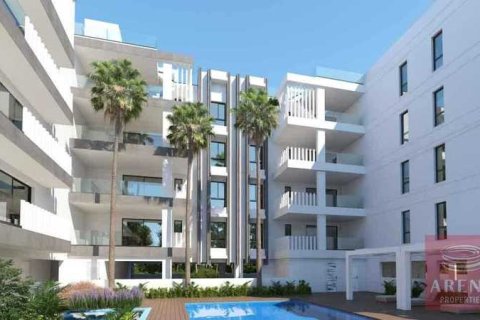 3 bedrooms Apartment in Larnaca, Cyprus No. 33120 1