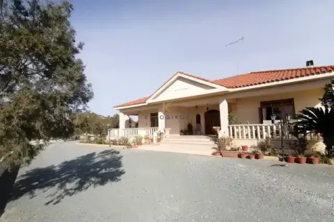 3 dormitorios House en Skarinou, Cyprus No. 40248 1