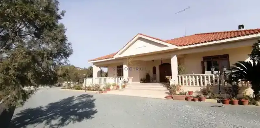 3 bedrooms House in Skarinou, Cyprus No. 40248