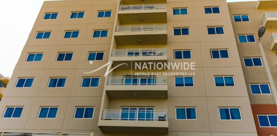 3 bedrooms Apartment in Al Reef, UAE No. 3838