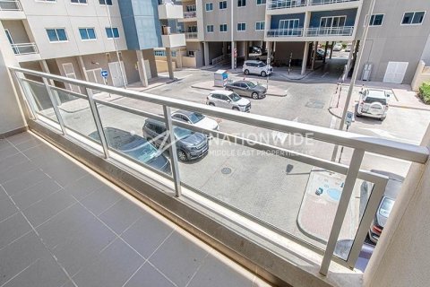 3 dormitorios Apartment en Al Reef, UAE No. 3842 1