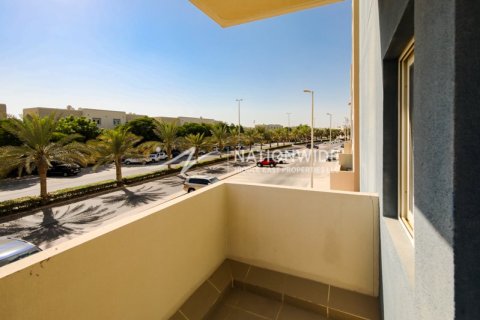 3 dormitorios Apartment en Al Reef, UAE No. 3840 16