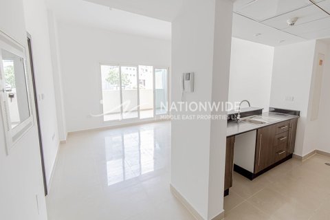 3 dormitorios Apartment en Al Reef, UAE No. 3843 6