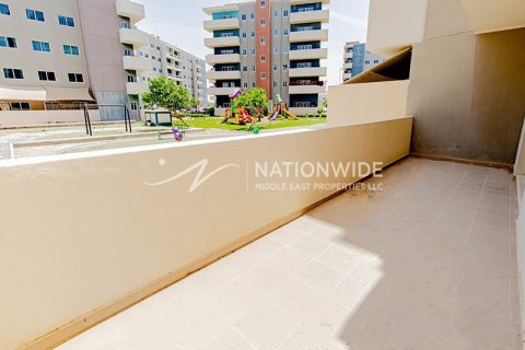 3 dormitorios Apartment en Al Reef, UAE No. 3843 1