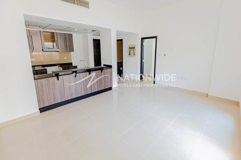 3 dormitorios Apartment en Al Reef, UAE No. 3843 8