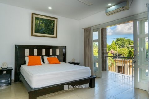 3 bedrooms Villa in Seminyak, Indonesia No. 23116 12