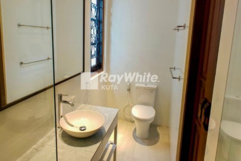 2 bedrooms Villa in Seminyak, Indonesia No. 23118 3