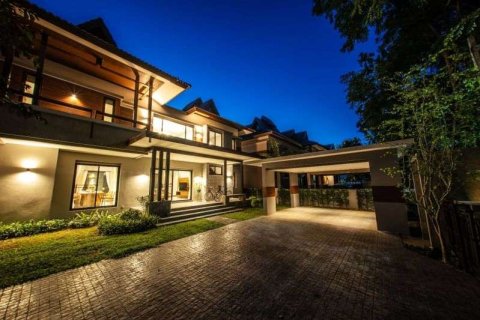 4 bedrooms House in Chiang Mai, Thailand No. 2542 2