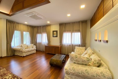 4 bedrooms House in Chiang Mai, Thailand No. 2544 28