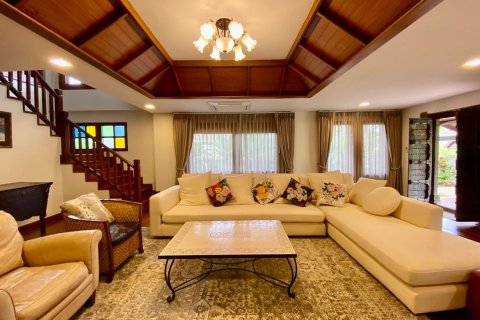 4 bedrooms House in Chiang Mai, Thailand No. 2544 3