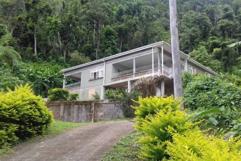 3 chambres Castles à Riviere Cyrique, Dominica No. 66288 1