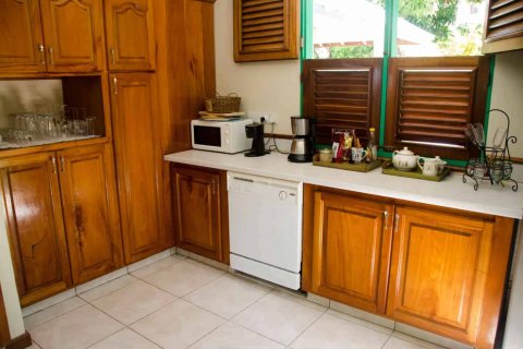 3 bedrooms Villa in Eggleston, Dominica No. 66290 12