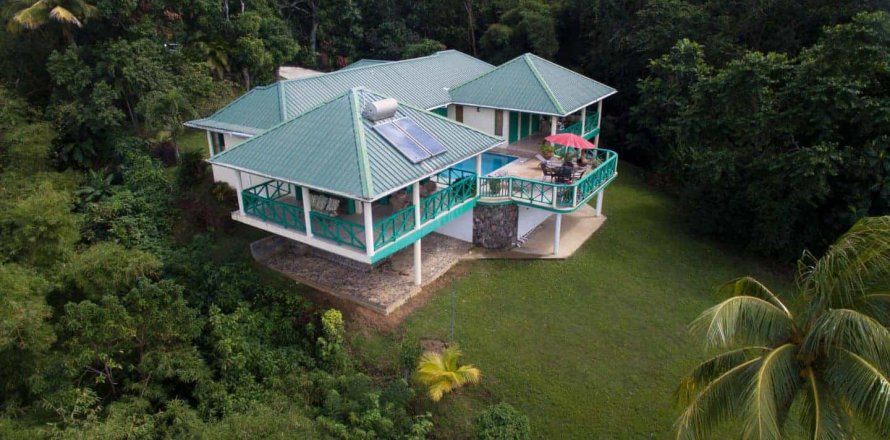 3 dormitorios Villa en Eggleston, Dominica No. 66290