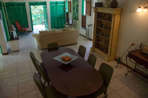 3 bedrooms Villa in Eggleston, Dominica No. 66290 6