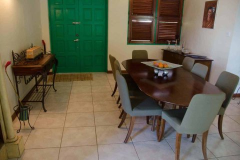 3 bedrooms Villa in Eggleston, Dominica No. 66290 5