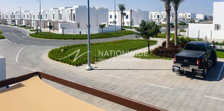 4 dormitorios Villa en Al Ghadeer, UAE No. 3740