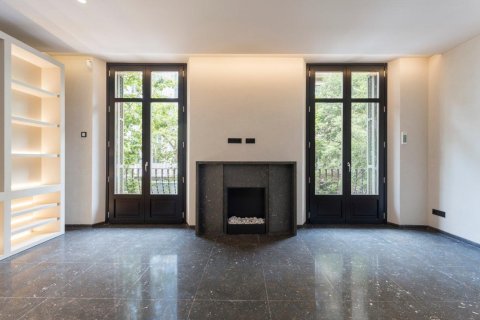 2 bedrooms Apartment in L'Eixample, Spain No. 25184 2