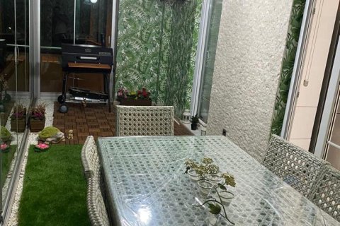 4+1 Apartment in Istanbul, Turkey No. 15377 8