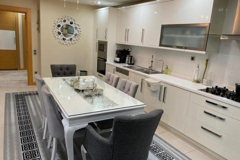 4+1 Apartment in Istanbul, Turkey No. 15377 3