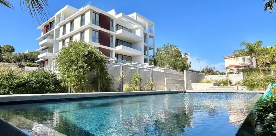 4 bedrooms Apartment in Agios Athanasios, Cyprus No. 32600