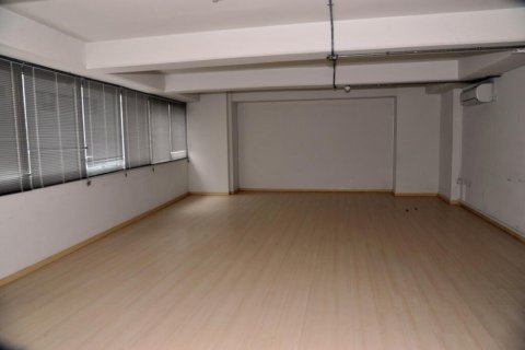 200m² Commercial property en Nicosia, Cyprus No. 48665 4