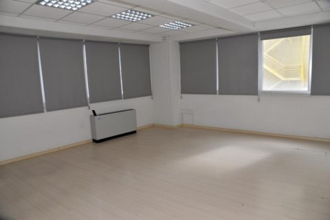 200m² Commercial property en Nicosia, Cyprus No. 48665 5