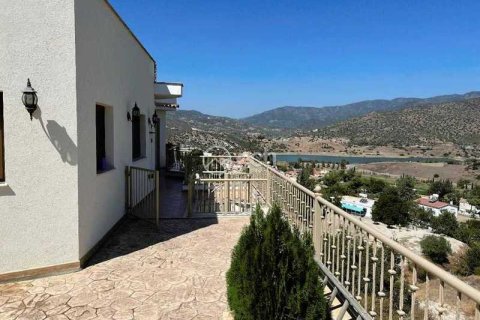 4 bedrooms Villa in Germasogeia, Cyprus No. 31349 5