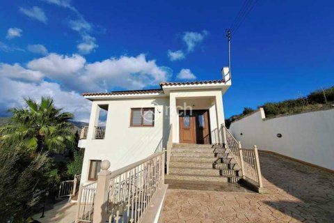 4 bedrooms Villa in Germasogeia, Cyprus No. 31349 2