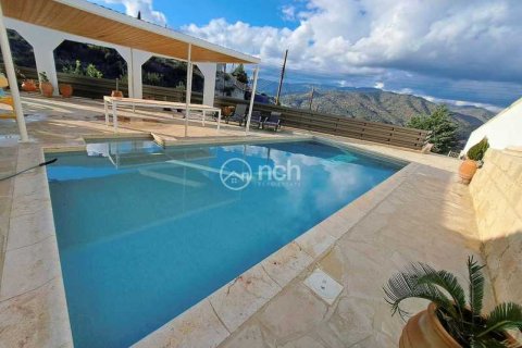 4 bedrooms Villa in Germasogeia, Cyprus No. 31349 12